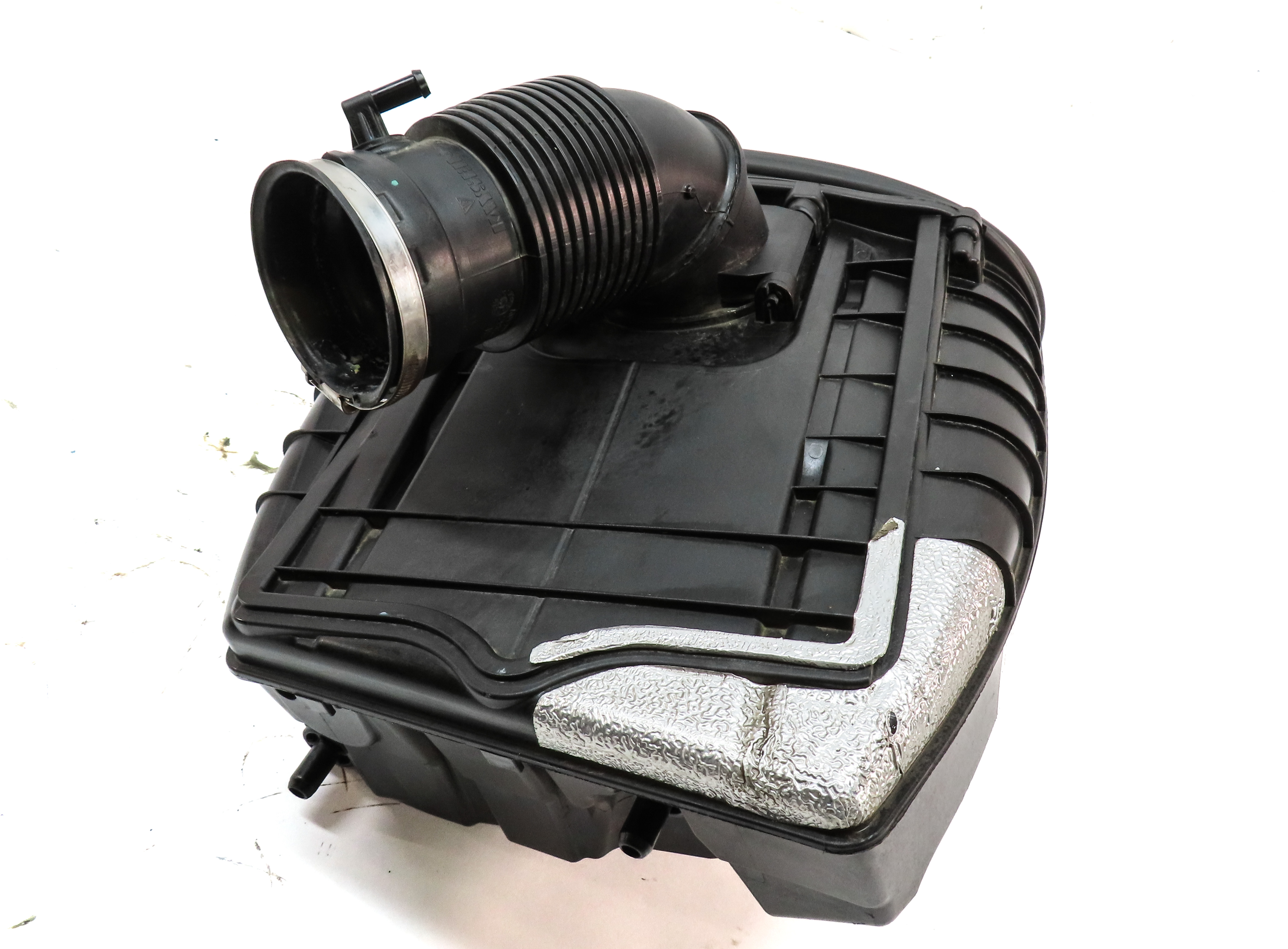 2017-2018 PORSCHE MACAN (95B) 2.0L TURBO (MCY.NB) ENGINE AIR FILTER HOUSING BOX — exact item pictured